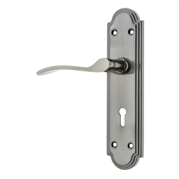 M7K20 - 3 Lever Lockset Ballerina 8